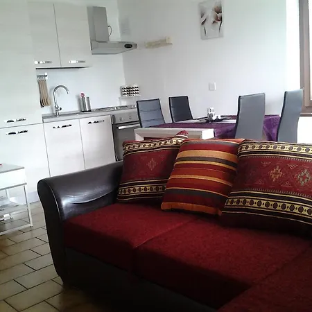 Apartman Holiday Casa Stefi *